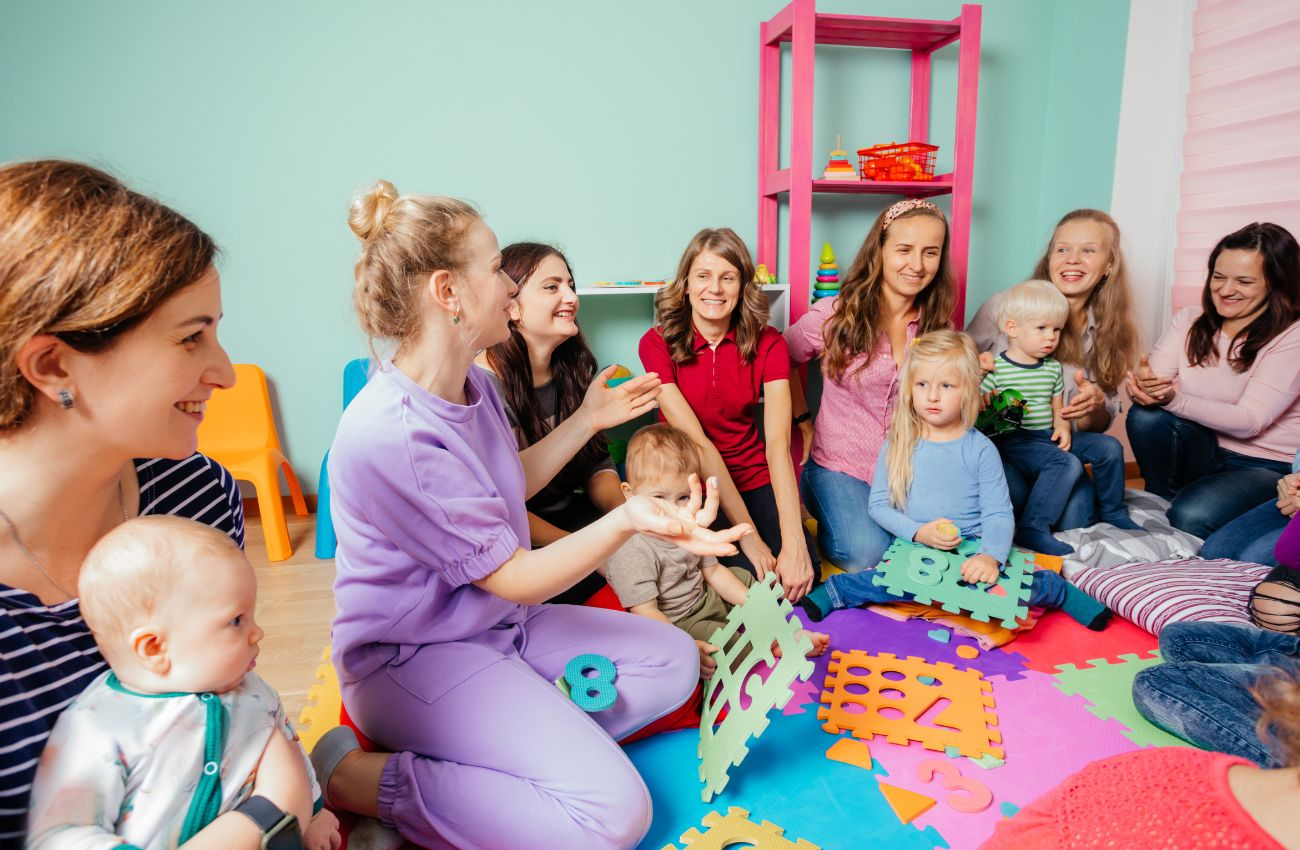 Facebook Moms: The 10 Most Supportive Parenting Groups You Should Join in 2025